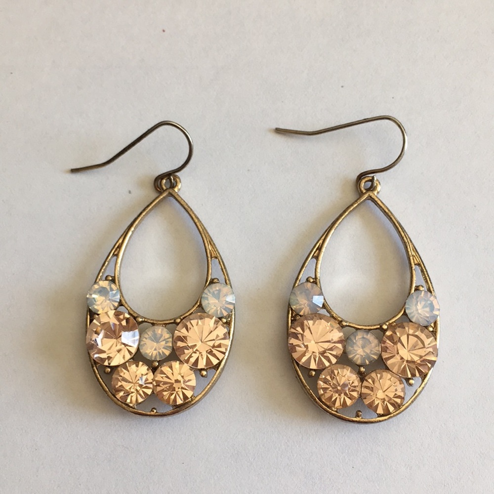 Light pink gem teardrop earrings